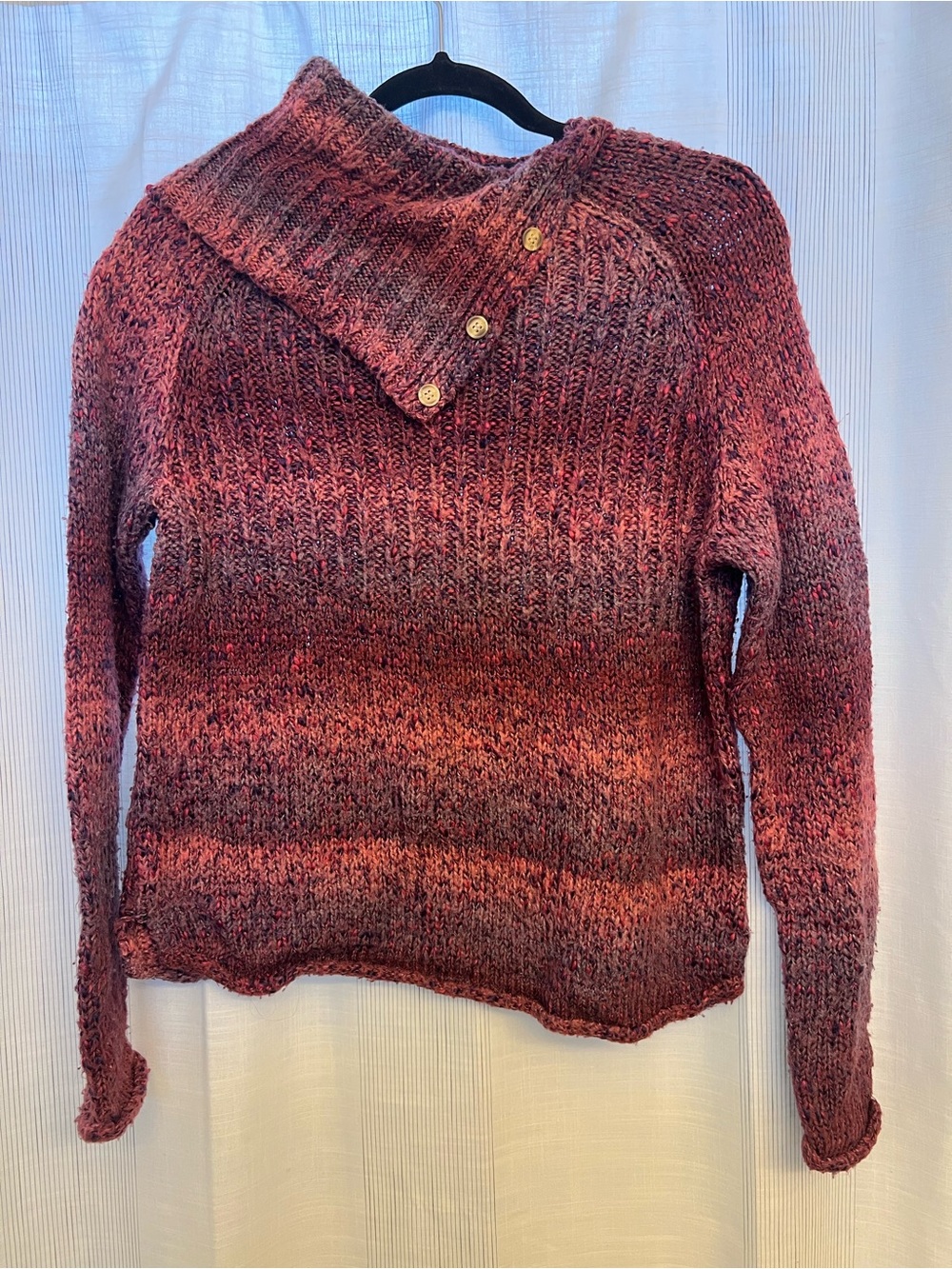 Absolutely gorgeous warm-gradient sweater! The unique collar is so beautiful!
